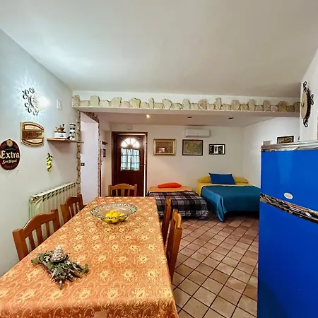 Dea's House Con Parcheggio Сasa de vacaciones *