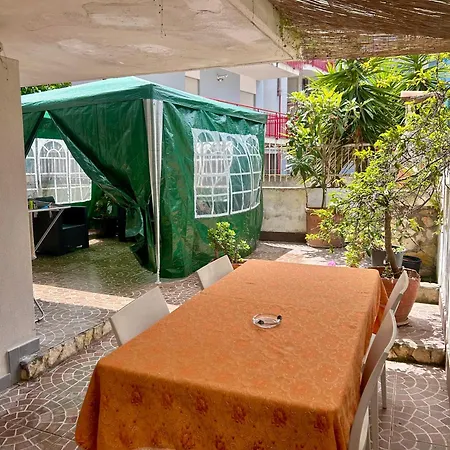 Dea's House Con Parcheggio Holiday home *